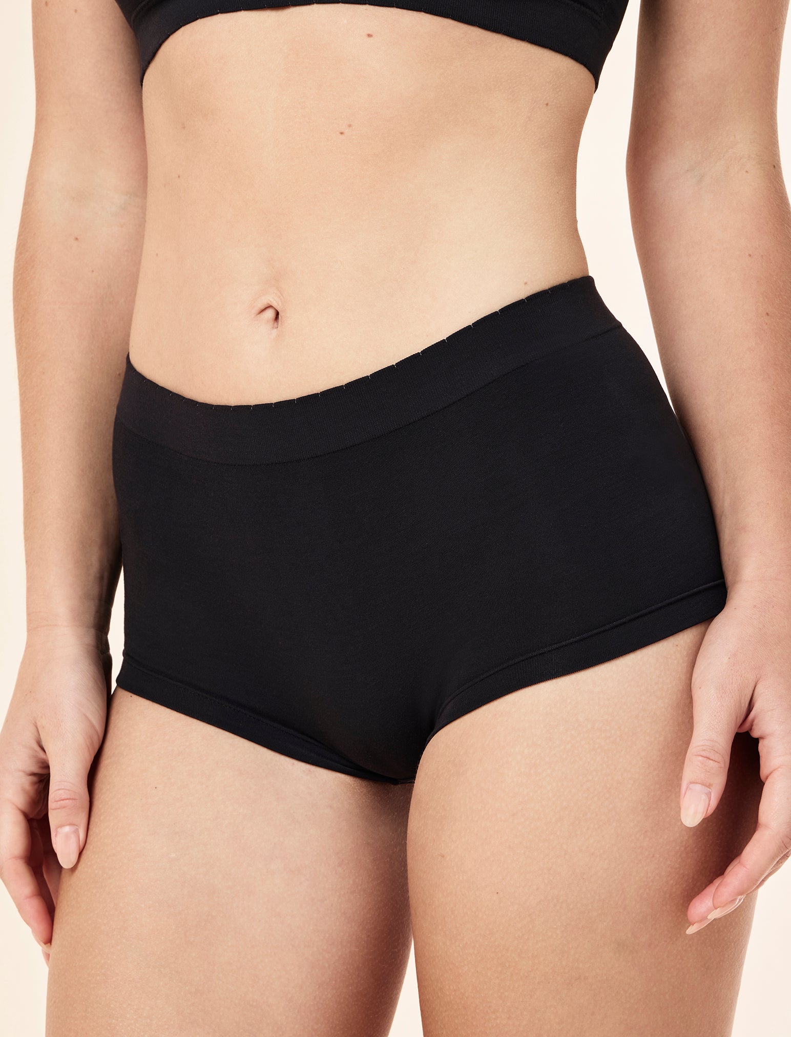 Sofia Seamless Boyshort Pantie